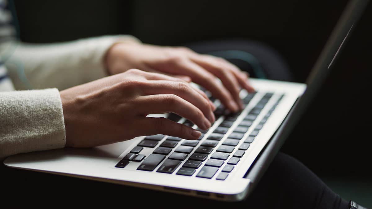 paid blogging jobs uk